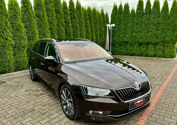 Skoda Superb cena 99700 przebieg: 130017, rok produkcji 2018 z Wieliczka małe 781